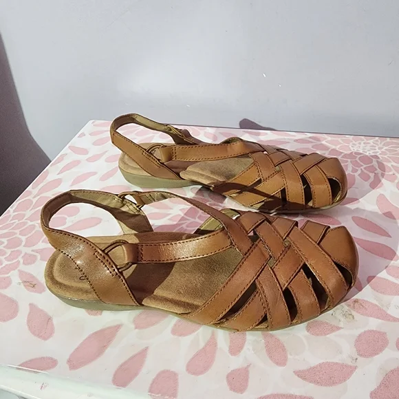 Earth Orgins brown slip on sandals size 9 - Picture 5 of 6
